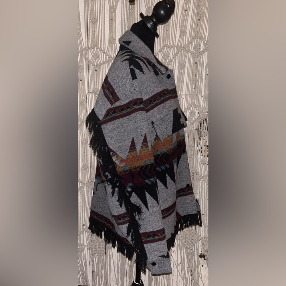 Shero Aztec Pattern Fringe Jacket- NWT - Picture 3 of 3